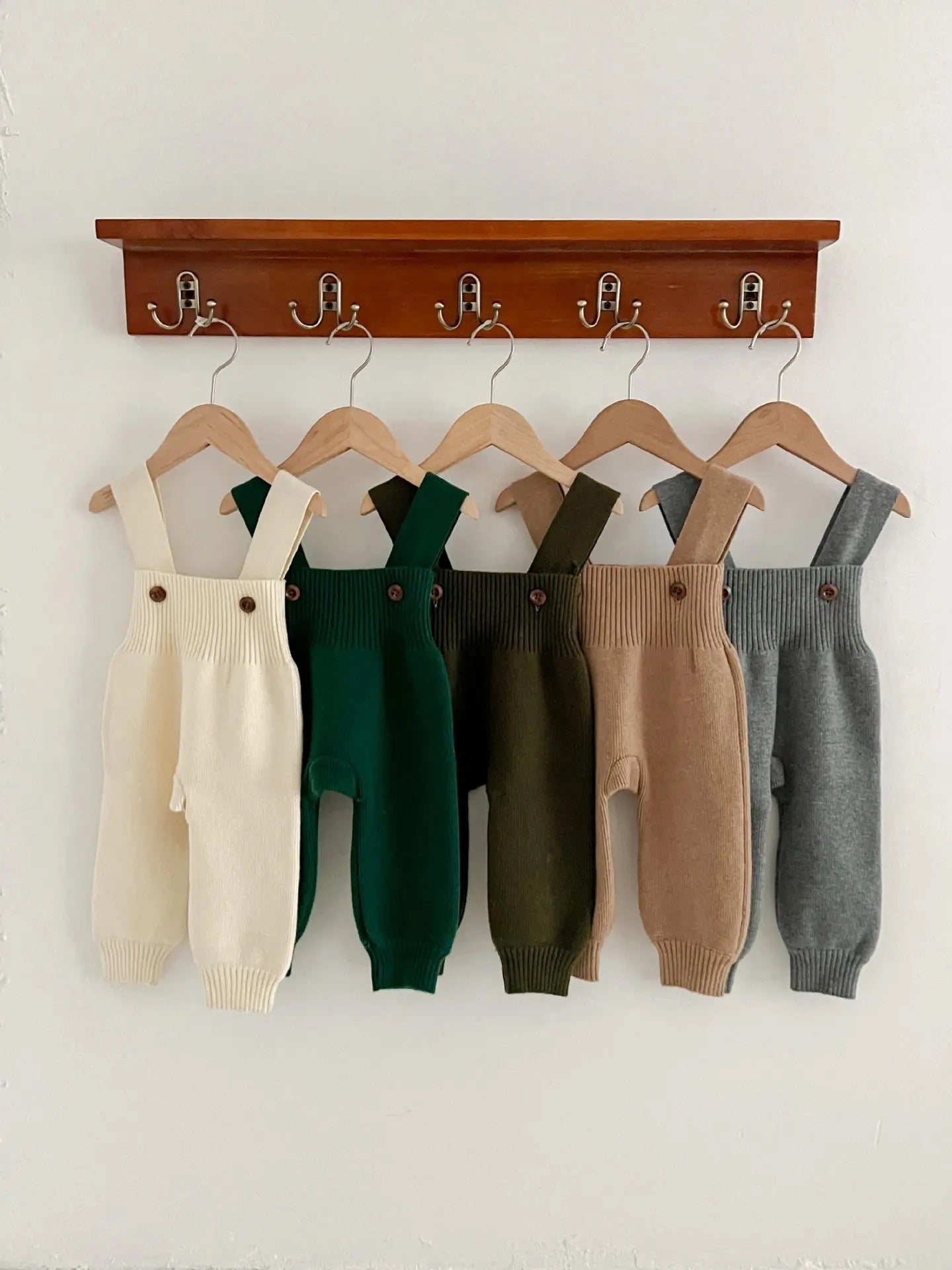 Knitted overalls