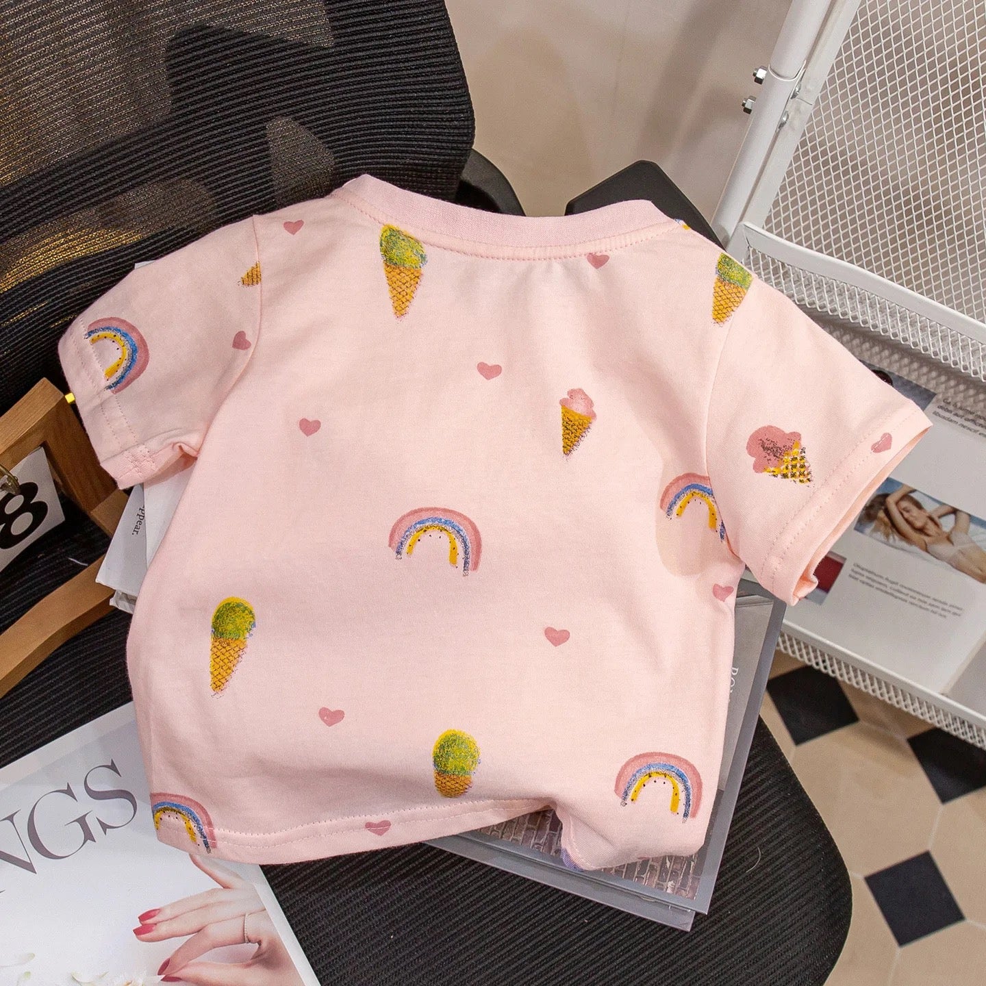 3D rainbow top