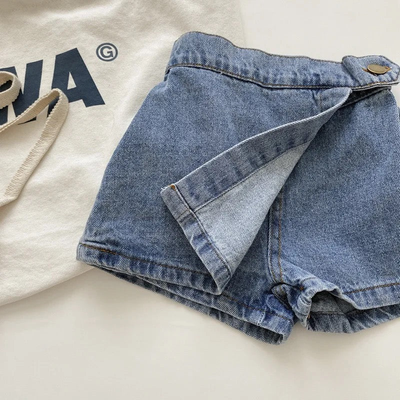 The denim skort